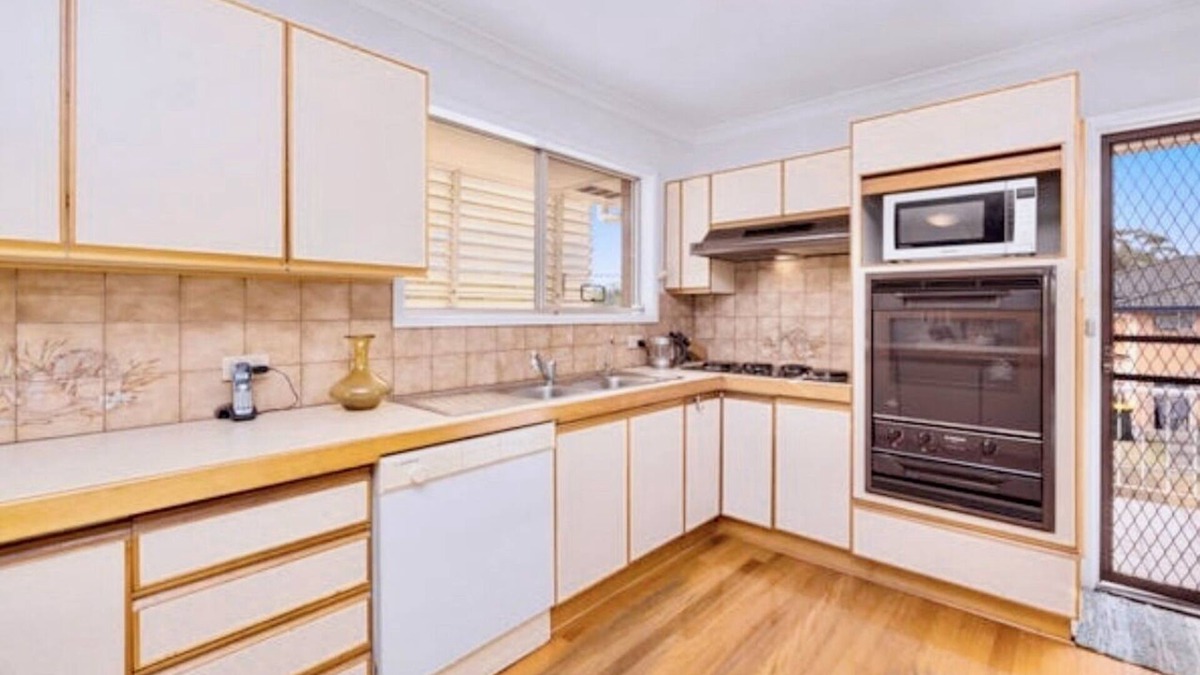 Upper Mount Gravatt Cottage | Family Cottage Near Westfield