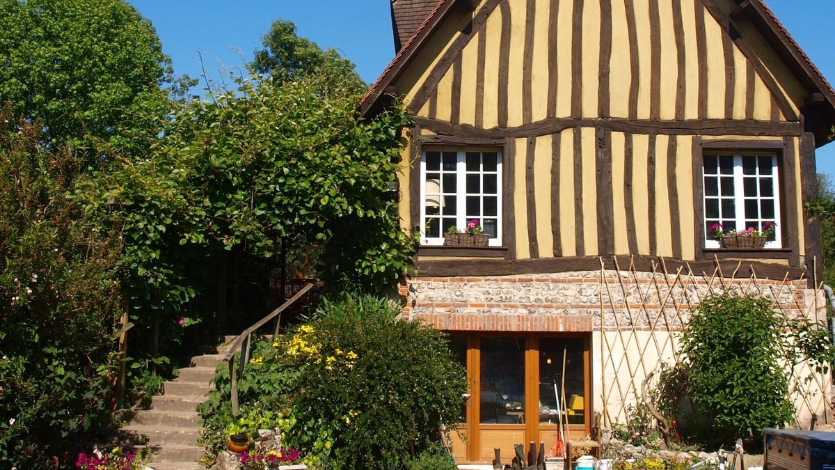 Tourville-sur-Arques House | Family cottage by the water, 9 people, 3 bathrooms, fireplace, 10 km from DIEPPE