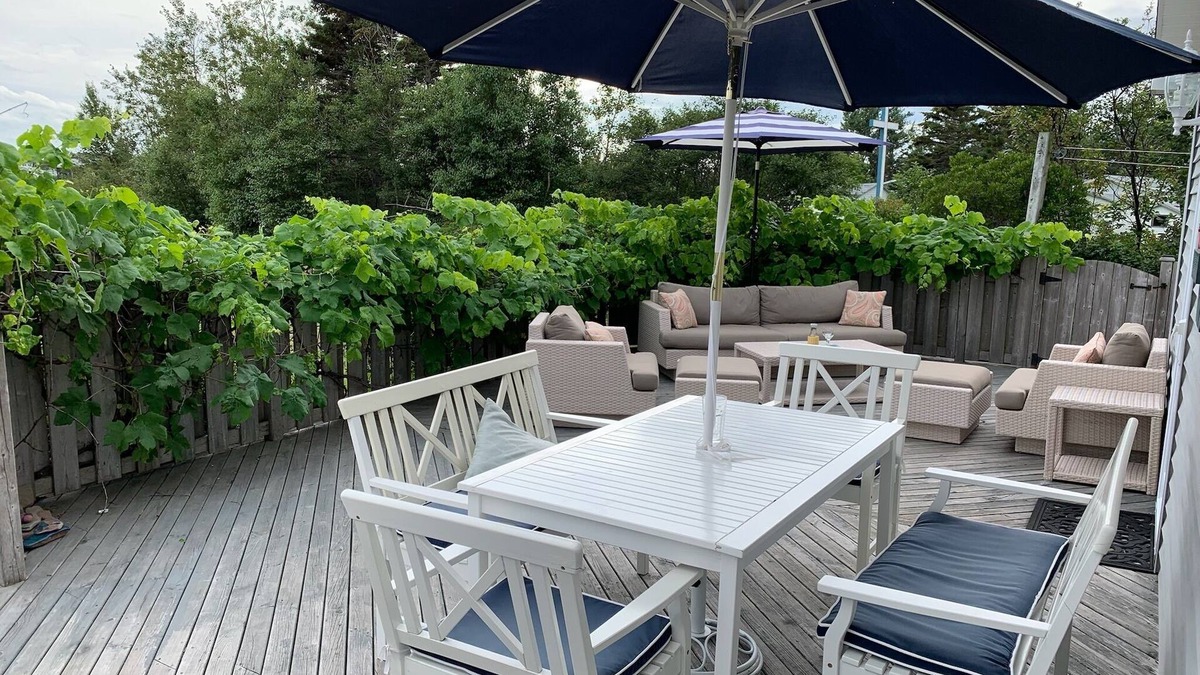 Cap-Pele Ski Chalet | Family cottage by the ocean in Maritimes. Pet-friendly!