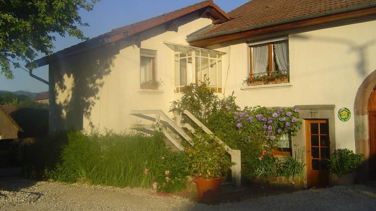 Fresse Cottage | Family cottage for 8, historic charm & modern comfort