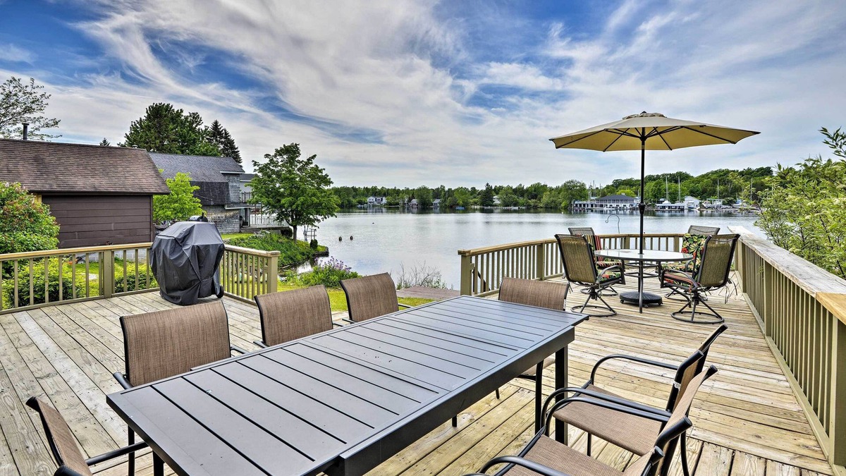 Chaumont Cottage | Family Cottage on Chaumont Bay, Walk to Downtown