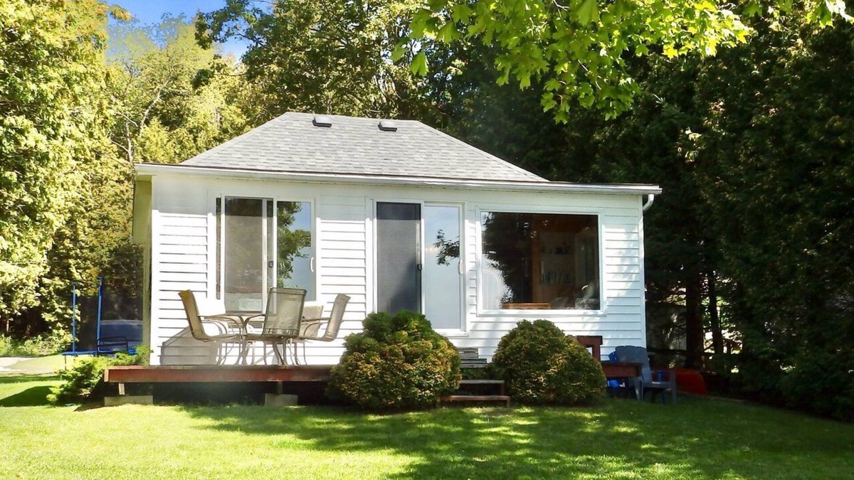 Colborne Cottage | Family Cottage on the Lake