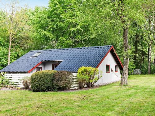 Arrild Ferieby House | Family Cottage with Terrace and Lawn