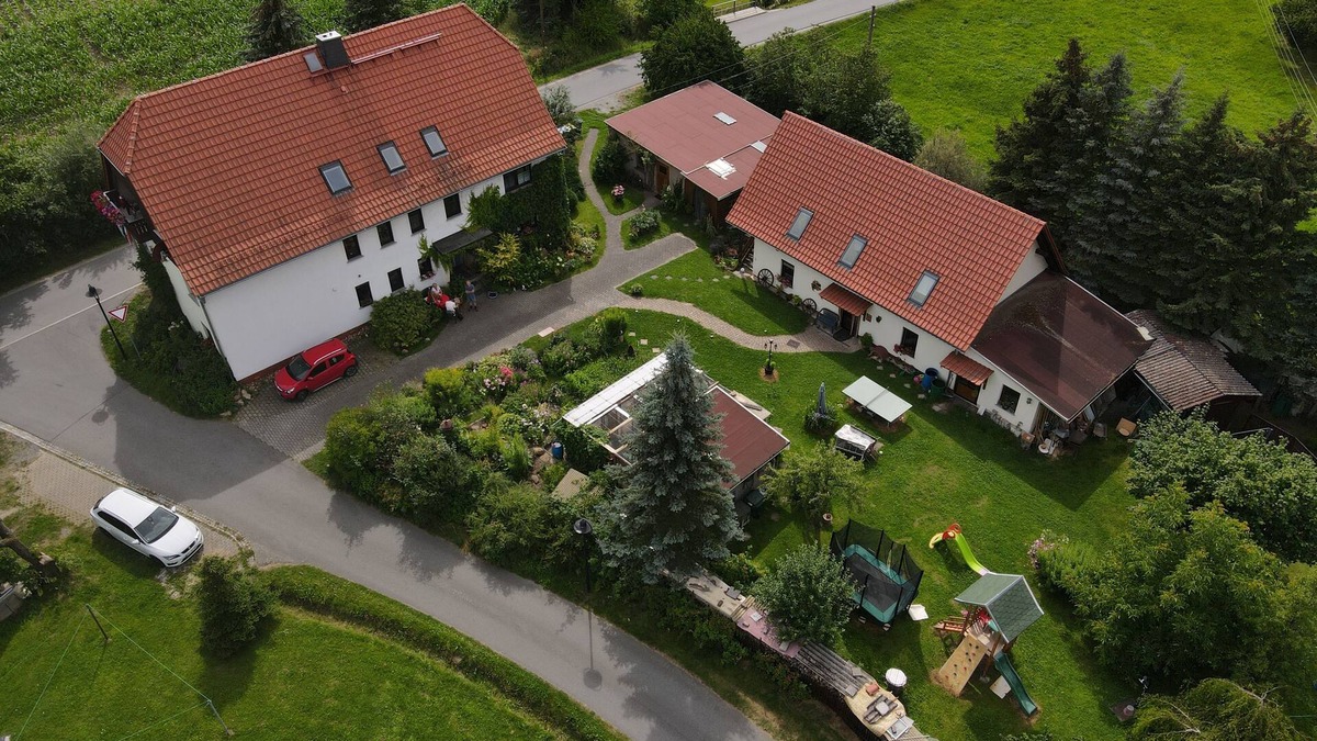 Ruppersdorf Apartment | Family/child-friendly, lounge with billiards and balcony, free WLAN