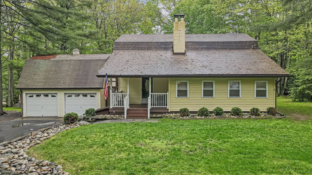 Tafton House | Family & Dog friendly home - Game Room - Near the Lake!