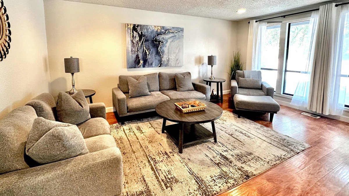 Medford House | Family & Dog Friendly-LG Kitchen-Gazebo &Fire Pit-