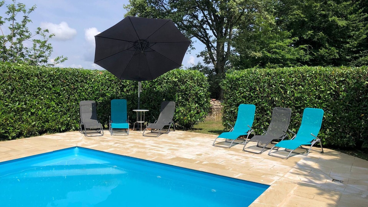 Preveranges Cottage | Family Domain with Heated Pool