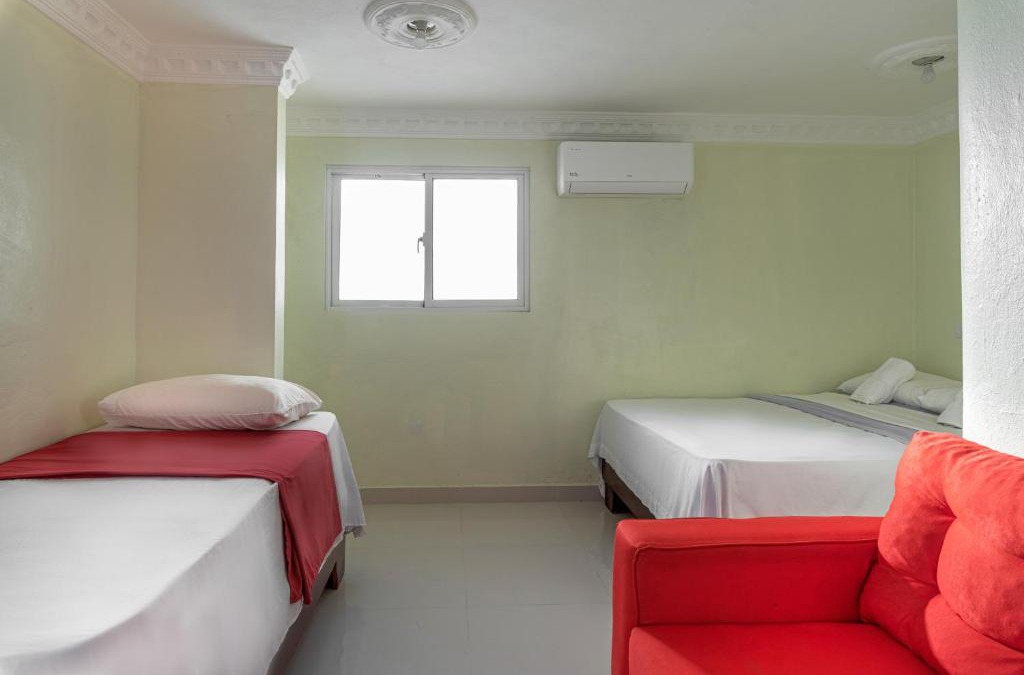 Corales del Sur House | Family Double Room in Corales del Sur close to the Airport