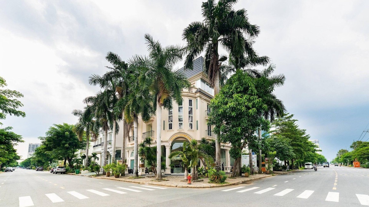 Phu My Hung House | Family Escape in Style | Bright & Cozy Near SECC
