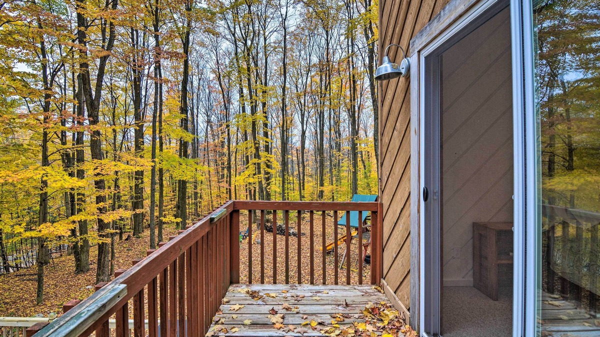 Harbor Springs Cottage | Family Escape - Near Little Traverse Wheelway
