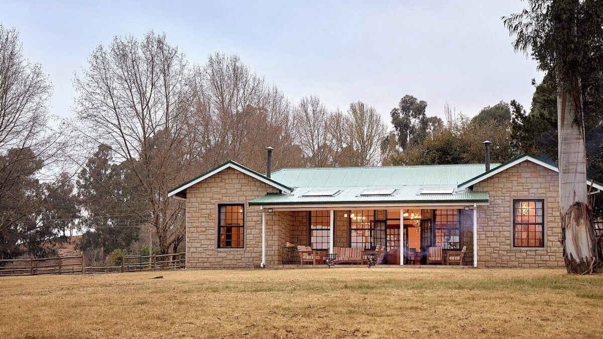 Drakensberg Gardens Cottage | Family Escape | Pet-Friendly Mountain Stay