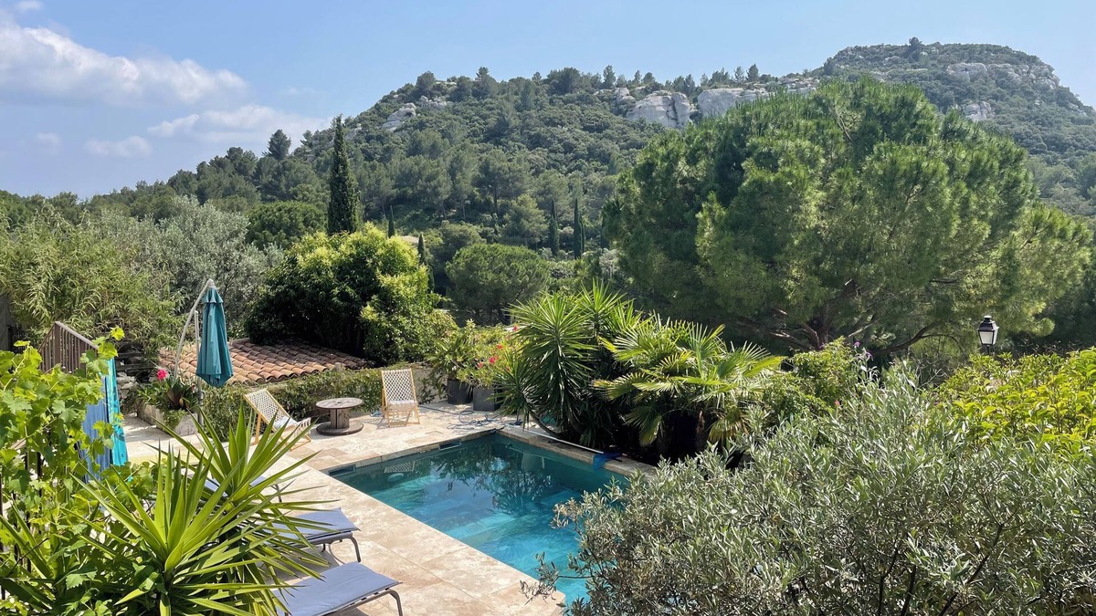 Les Baux-de-Provence House | Family farmhouse with pool in Baux-de-Provence
