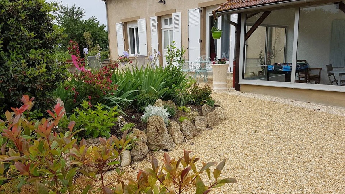 Cindre Cottage | Family Farmhouse Retreat with Modern Touches, Countryside Views, Near Attractions & Vichy