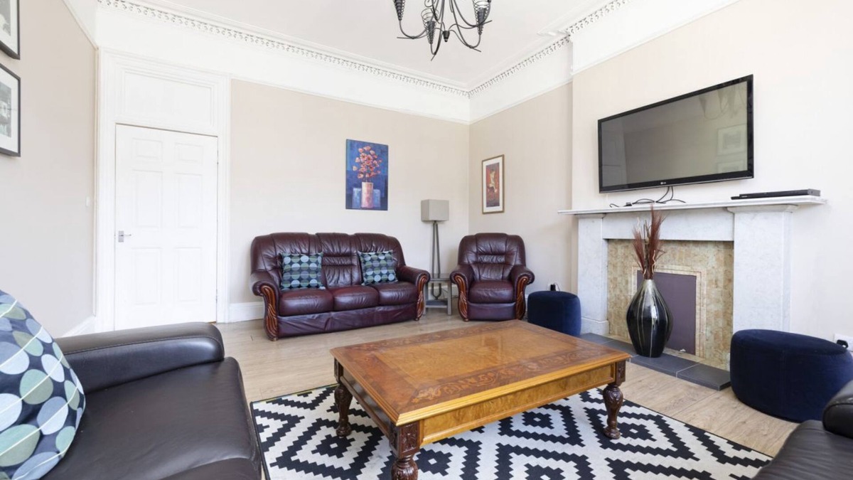 Leith Apartment | Family Flat near Leith
