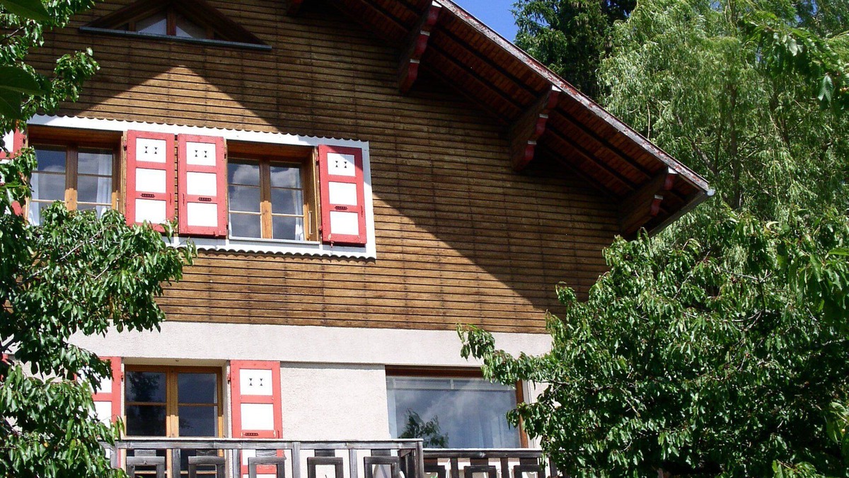Saint-Bonnet-en-Champsaur Ski Chalet | Family Chalet/Tribute/Friends/Large Dining Table/Large Rooms/Garden