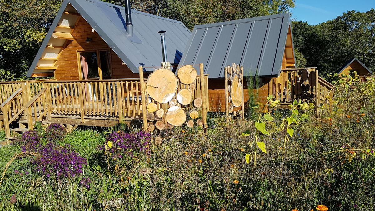 Sainte-Honorine-de-Ducy Apartment | Family lodge with terrace juno