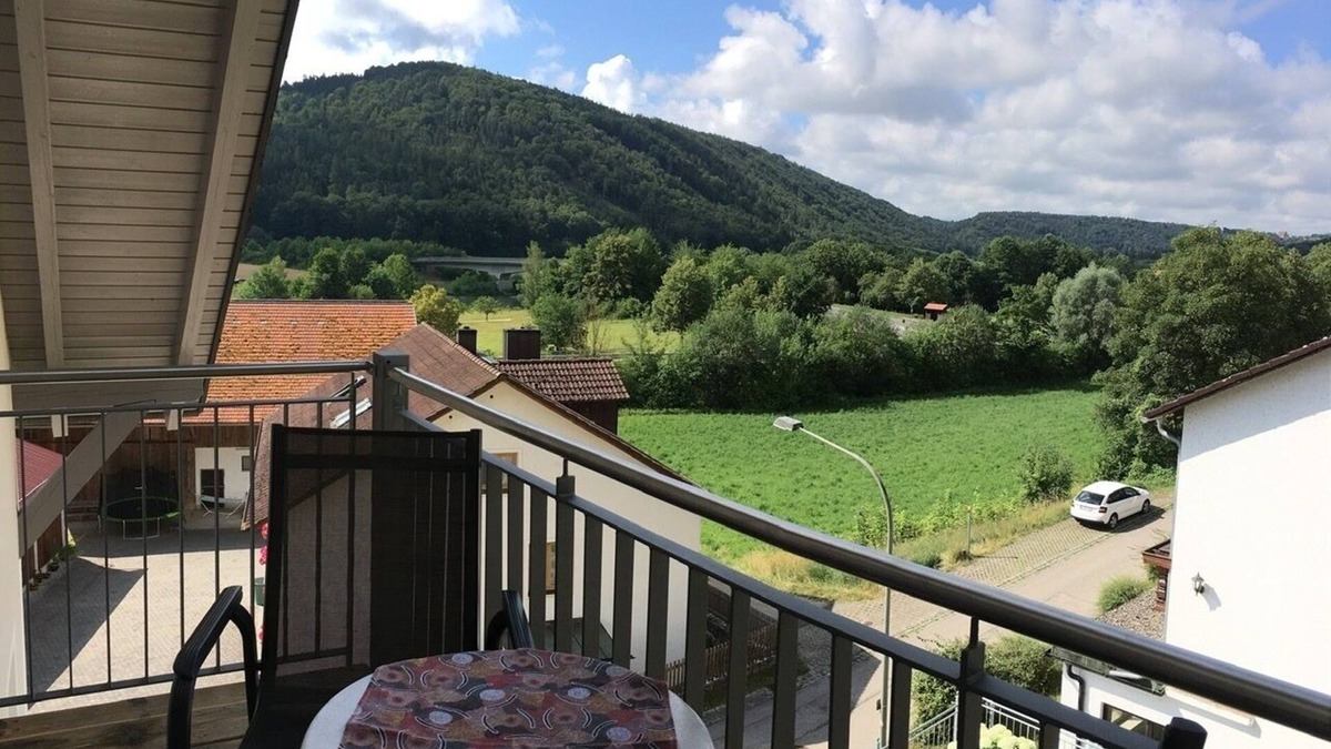 Riedenburg Apartment | Family-friendly vacation apartment with a view over the Altmühltal