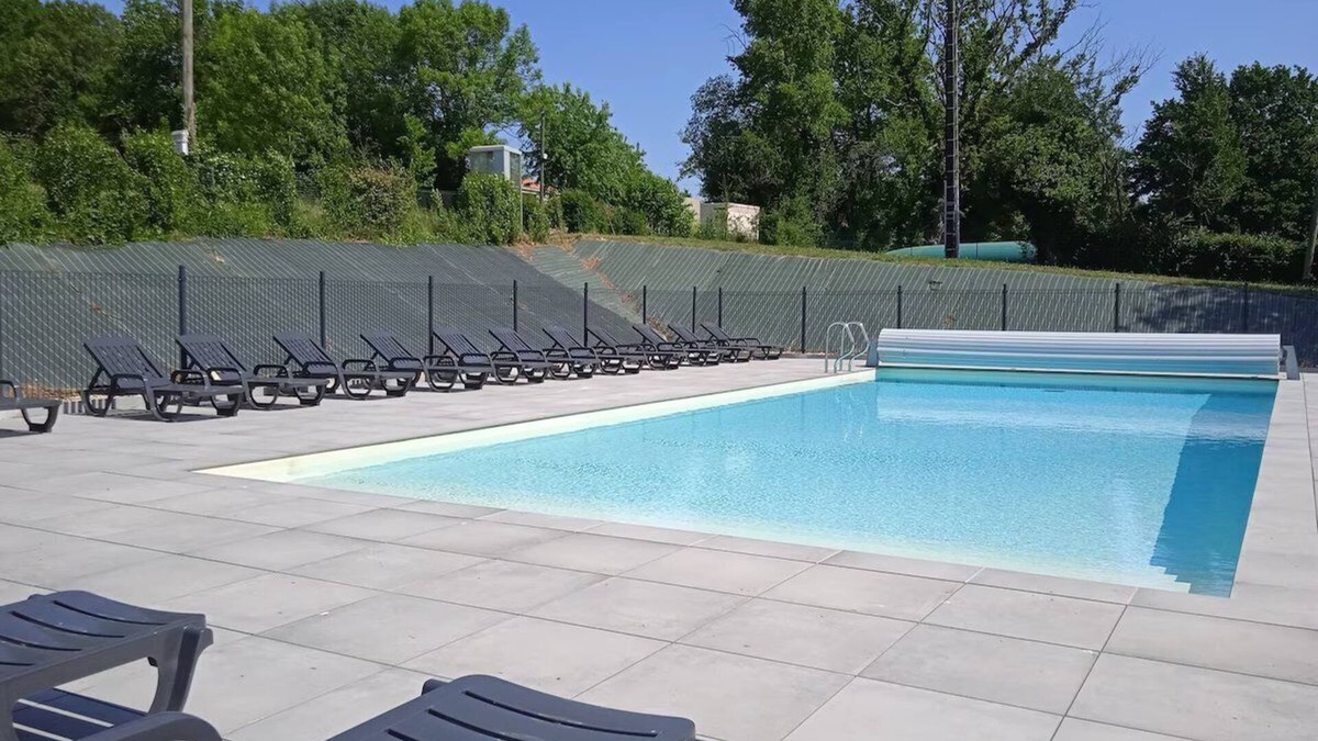 Prailles RV Rental | Family-Friendly Ground Houses Near Marais Poitevin with Seasonal Pool