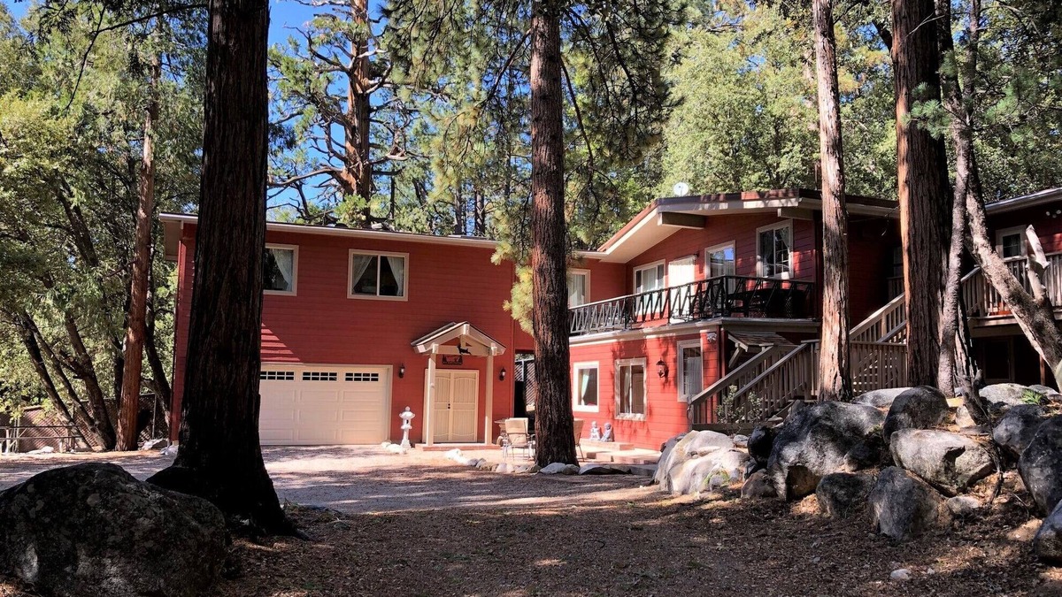 Idyllwild Apartment | Family friendly, Full Kitchen, EV Charger Level 2, A/C, Easy Parking, Fireplace