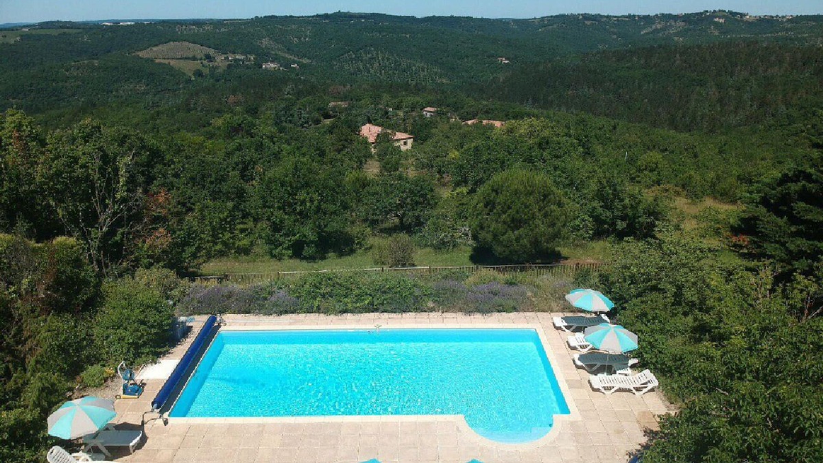 Valroufie Cottage | Family-friendly, dog-friendly gite with pool & views near Cahors