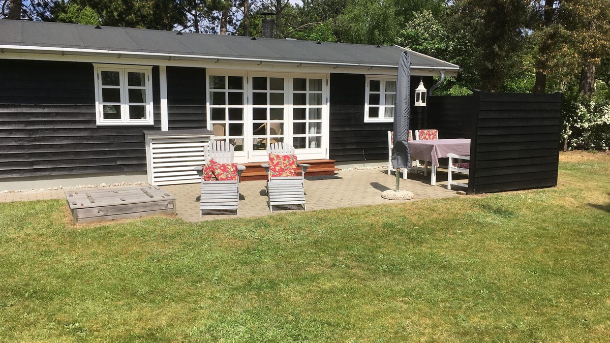 Nykøbing Cottage | Family friendly holiday home by a good beach, close to swimming pool and amusement park