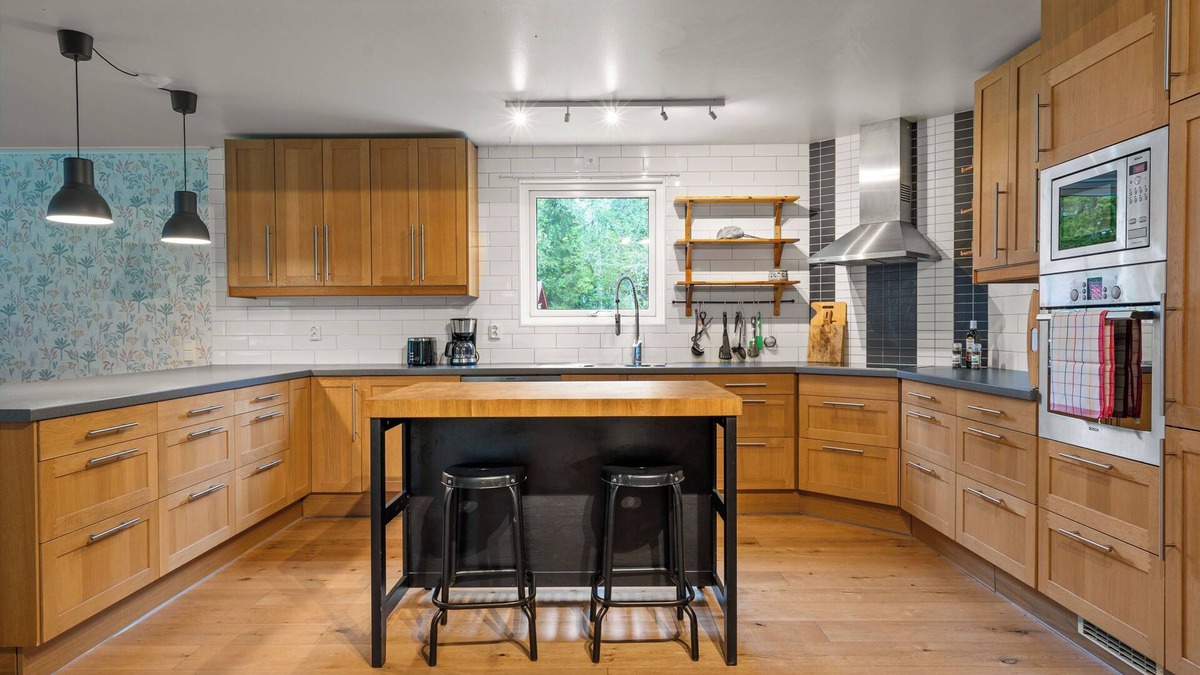 Katrineholm Villa | Family Friendly Villa near the Water