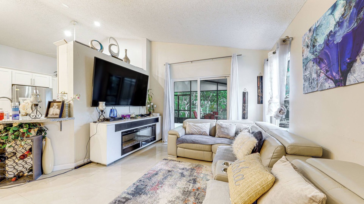 North Lauderdale House | Family-Friendly North Lauderdale Home w/Grill!