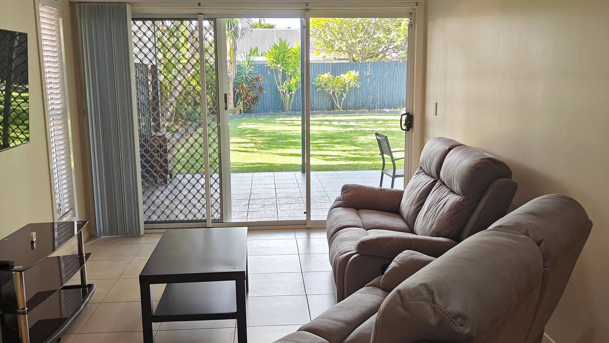 Wynnum Apartment | Family-friendly, 2 min to the water, 10 min walk to water-park and wading pool