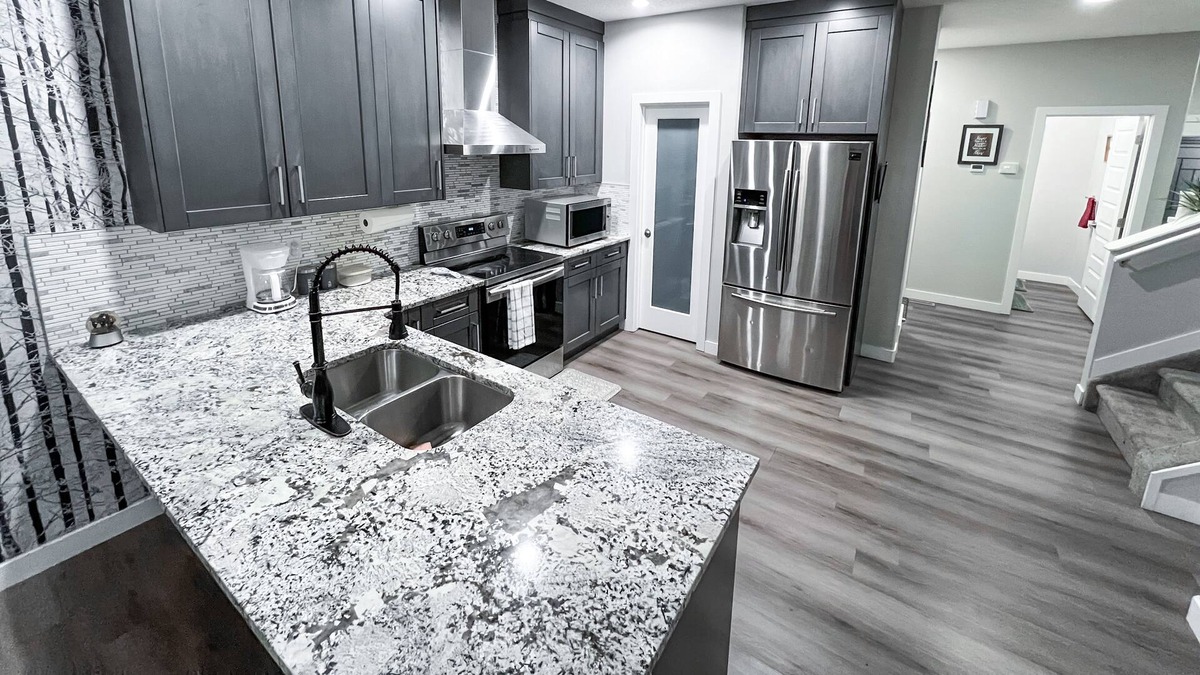 Northeast Edmonton House | Family Friendly 3 BDRM home near PARK & GROCERY