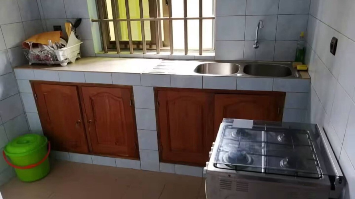 Porto-Novo Apartment | Family-friendly 3-bedroom apartment/WiFi, AC & Fishpond in charming Porto-Novo
