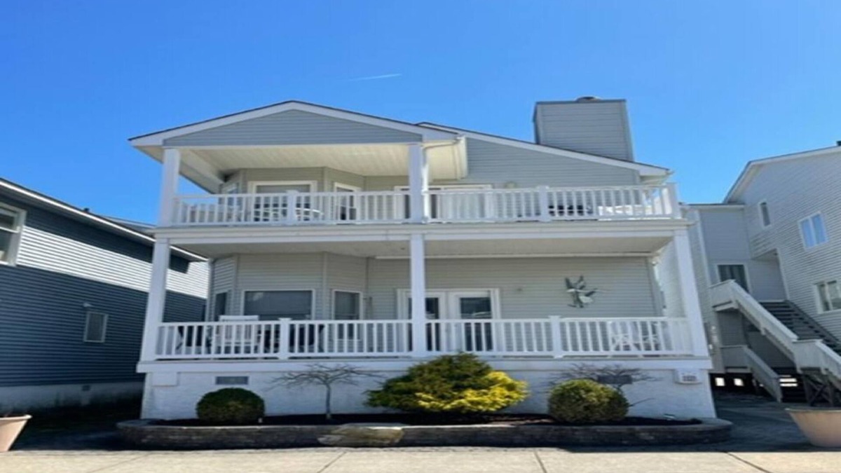 South End Condo | Family friendly 3-bedroom condo steps from the beach