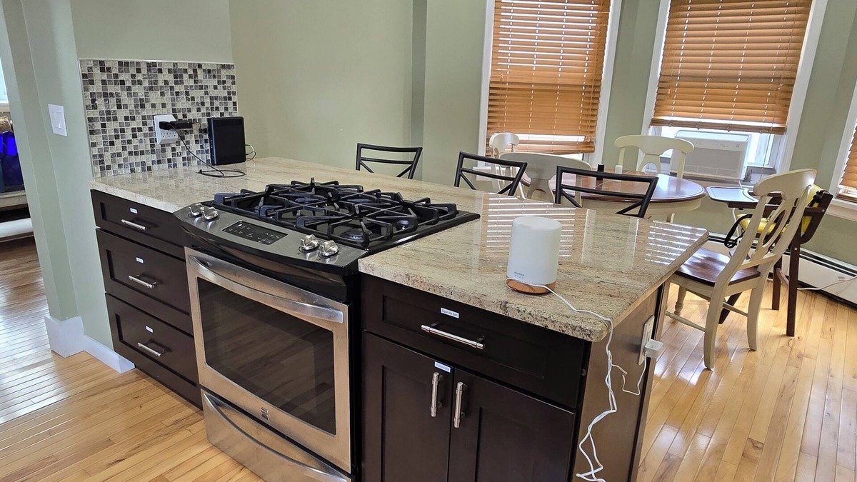 Teaneck House | Family-friendly 3-bedroom house 25 minutes to NYC Manhattan