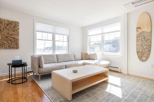Scarborough House | Family-Friendly 3BR by Pine Point Beach