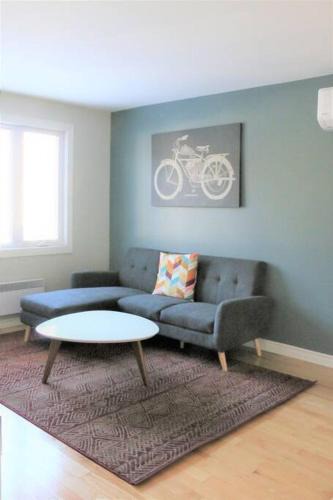 Nouveau-Rosemont Apartment | Family-Friendly 3BR Home with Backyard
