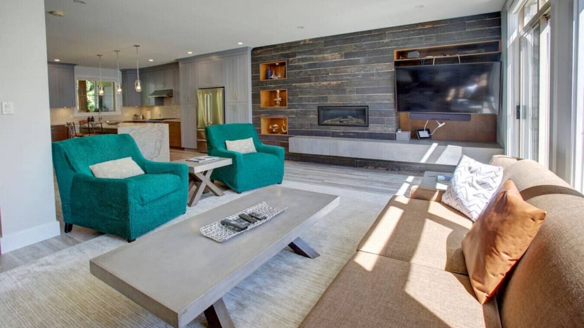 Nicklaus North House | Family Friendly 3BR: Sleeps 8, Walk to Golf Course. Private Hot tub, Patio & BBQ