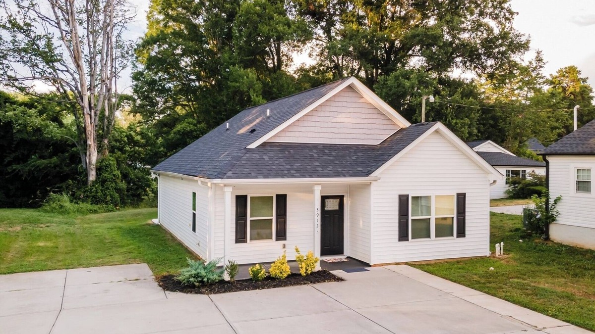 Paw Creek House | Family-Friendly | 3BR w/Hot Tub and Games