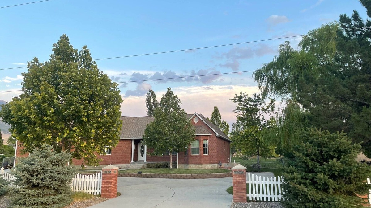 Lake Point Other | Family-Friendly 4-Bed w/Lush Yard, Views & Parking