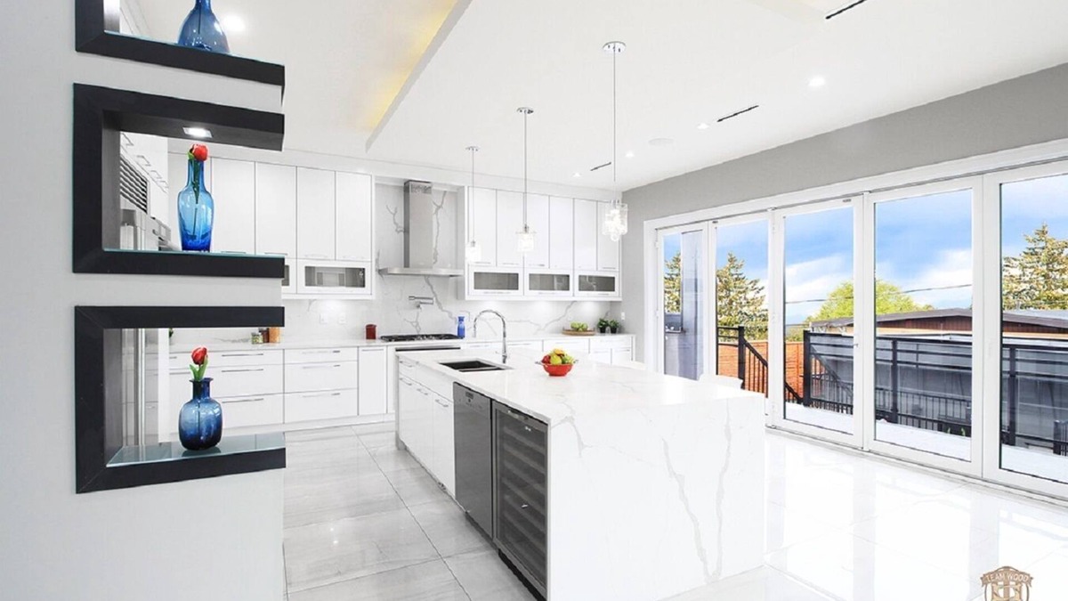 Burnaby Apartment | Family Friendly 4 Bed Rooms house The Chateau - ST No. 00177094