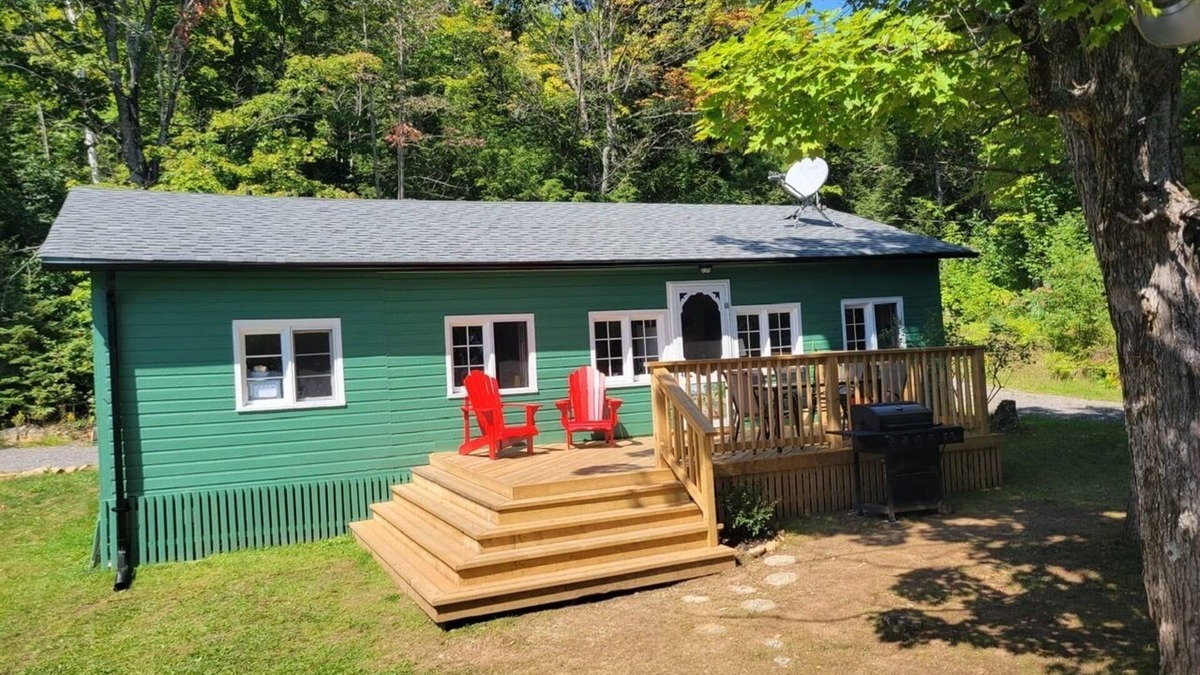 Limerick Cottage | Family Friendly 4-Bedroom Cottage on Steenburg Lake
