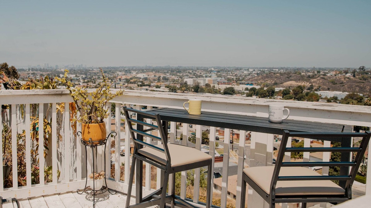 Valencia Park House | Family‑Friendly 4BR Home with City Skyline View