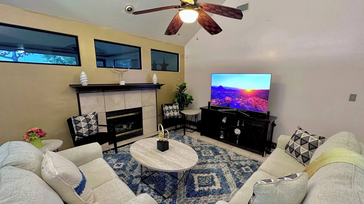 FM 1960 House | Family-Friendly 4br Home in Houston, TX
