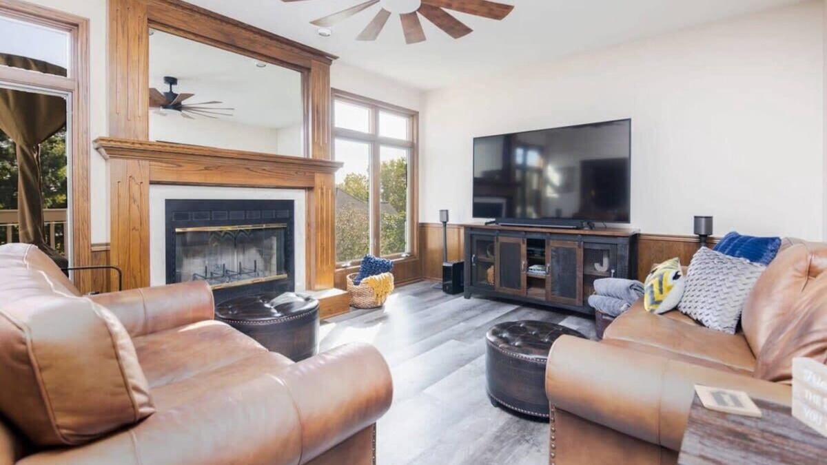 Clive House | Family Friendly 5 BR Home with Hot Tub & Game Room