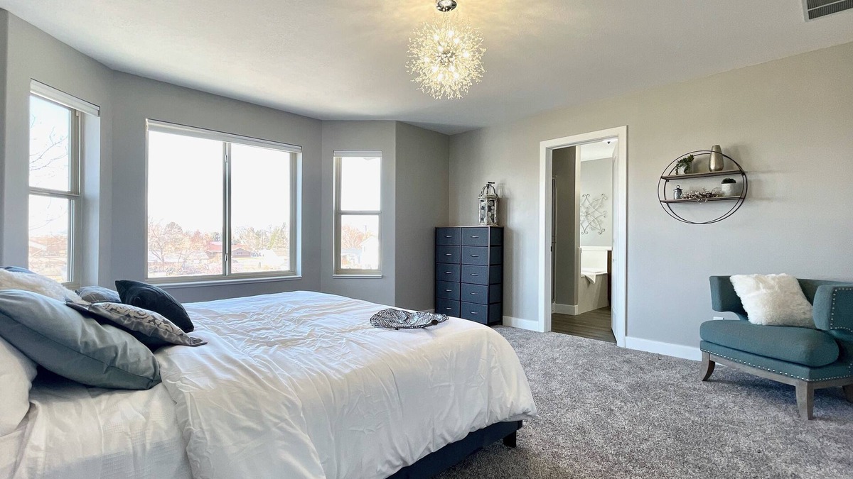 Smithfield House | Family friendly 7 bedroom 4.5 bath