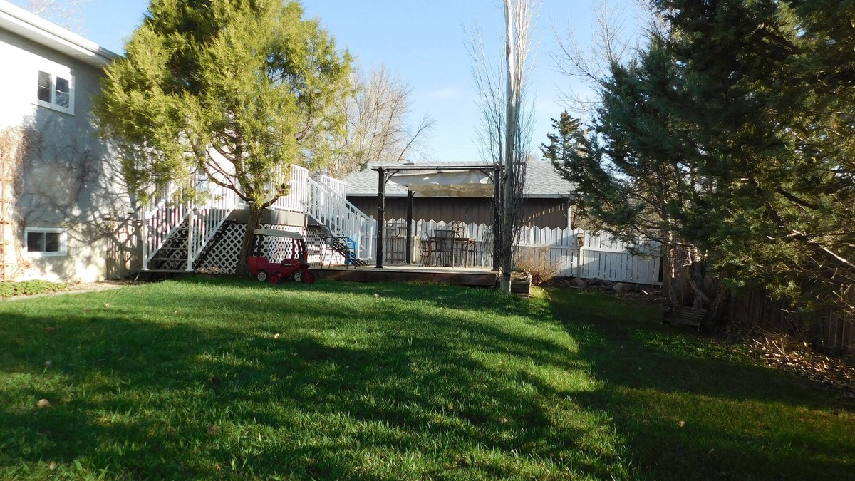 Claresholm House | Family Friendly Air Conditioned Home