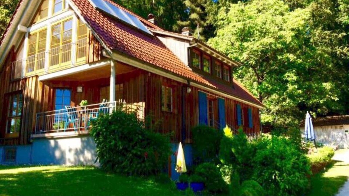 Bermatingen Apartment | Family-Friendly Apartment in “Das alte Forsthaus” 60 m² with Terrace & Garden