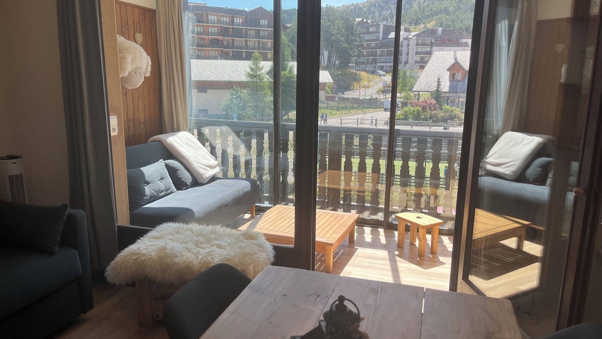 La Joue du Loup Apartment | Family-friendly apartment at the foot of the slopes and in the village