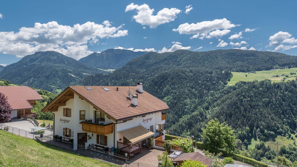 Lajen Apartment | Family-Friendly Apartment “Alpe Unterkehrhof” with Mountain View, Garden & Terrace