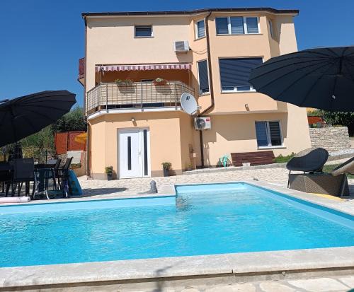 Kastel Apartment | Family-friendly apartments with swimming pool Kastel, Central Istria - Sredisnja Istra - 21309