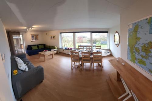 Billund Apartment | Family Friendly Apt B, 900m to Lego House, parking, Legoland, Lalandia