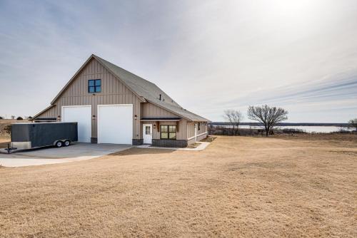 Ponca City Apartment | Family-Friendly Apt with Lake Views in Ponca City!